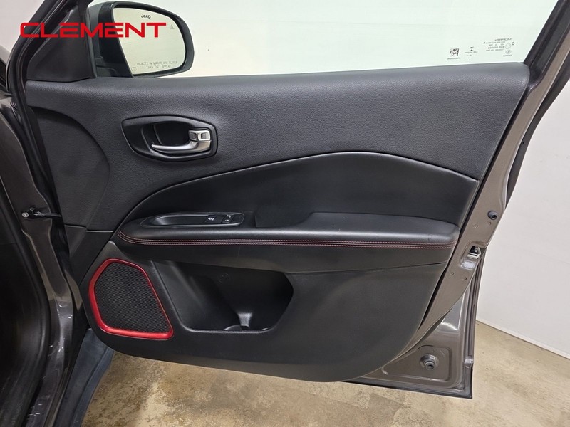 Jeep Compass Vehicle Image 32
