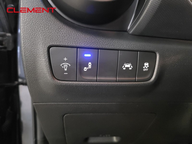 Hyundai Kona Vehicle Image 11
