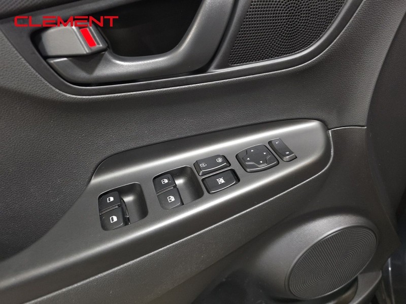 Hyundai Kona Vehicle Image 21