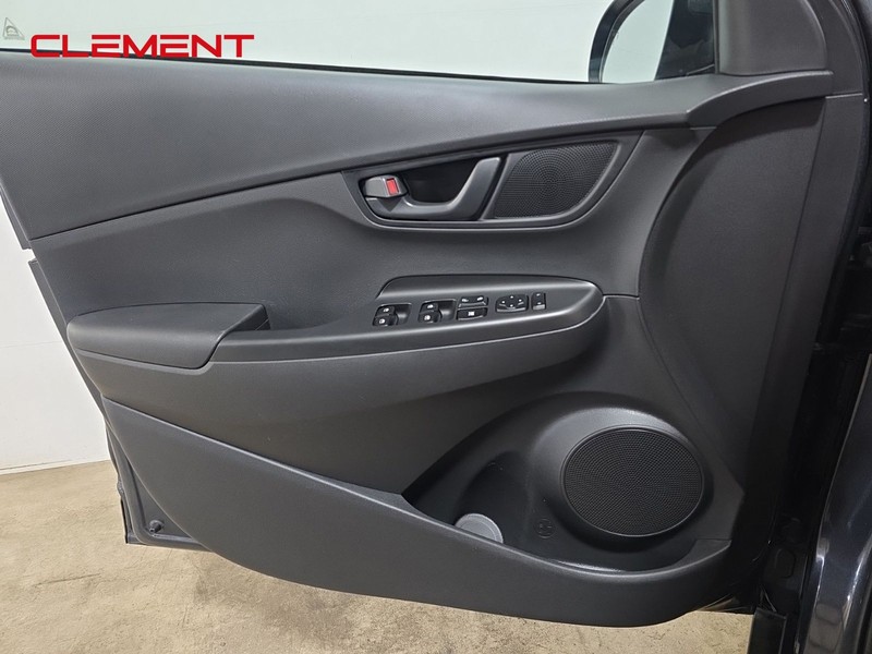 Hyundai Kona Vehicle Image 22