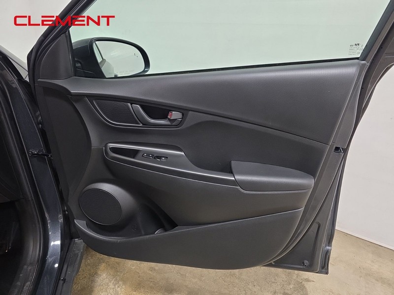 Hyundai Kona Vehicle Image 30