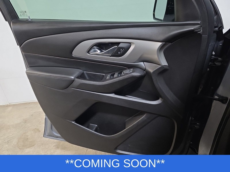 Chevrolet Traverse Vehicle Image 23
