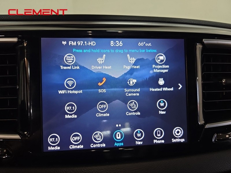 Chrysler Pacifica Vehicle Image 16