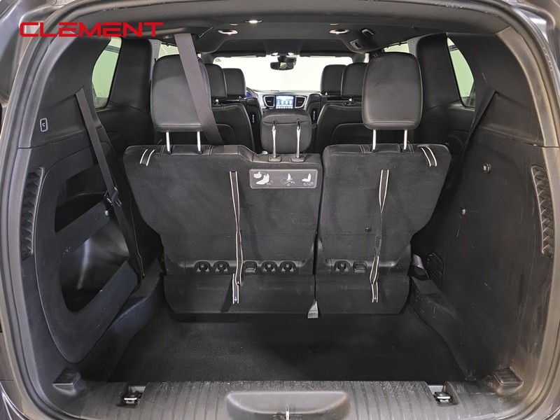 Chrysler Pacifica Vehicle Image 28