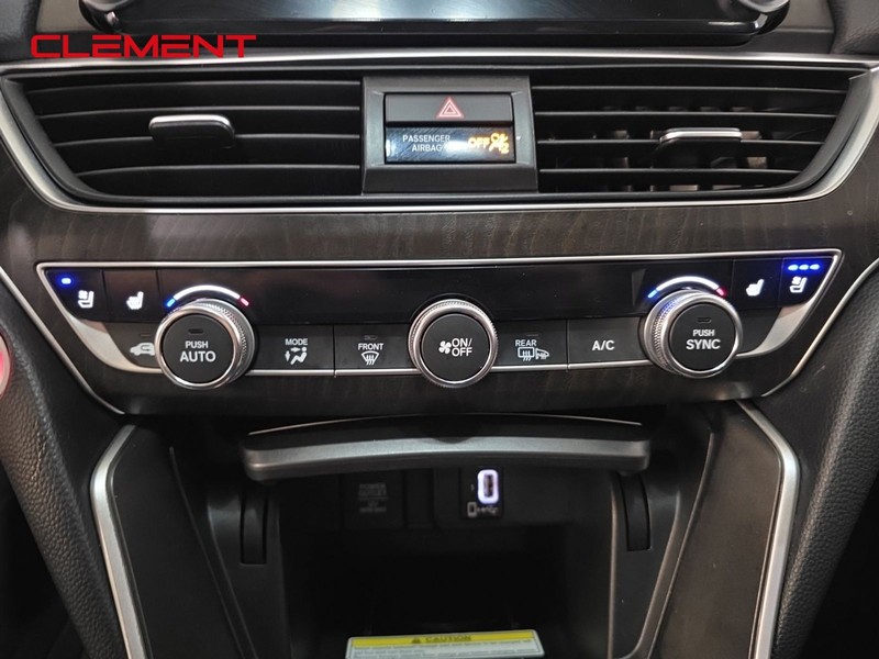 Honda Accord Sedan Vehicle Image 18