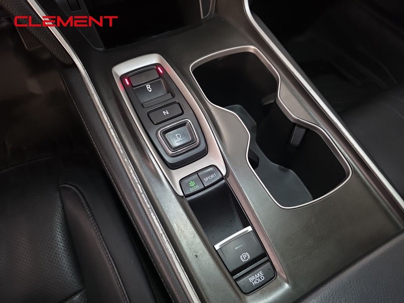 Honda Accord Sedan Vehicle Image 19
