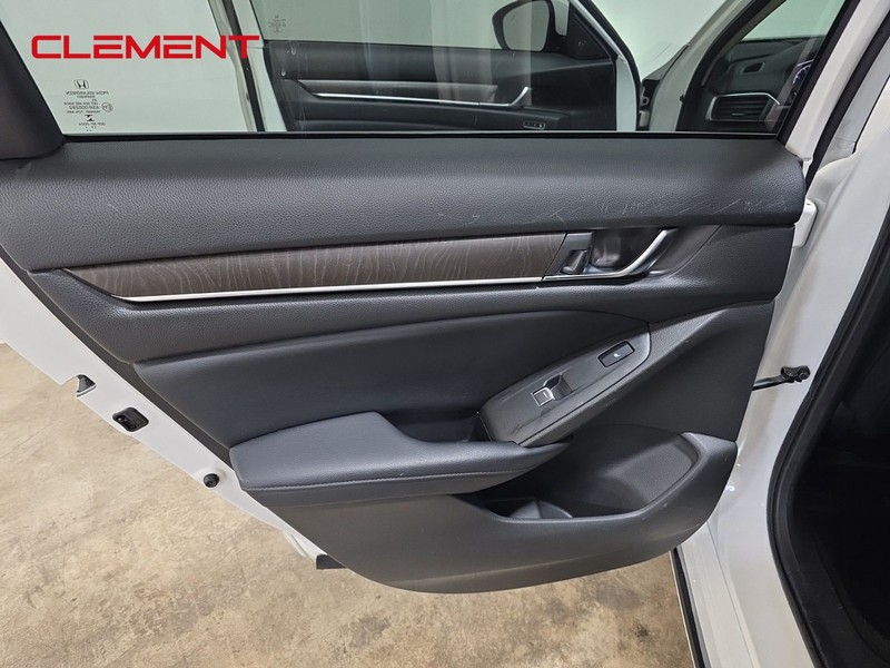Honda Accord Sedan Vehicle Image 26