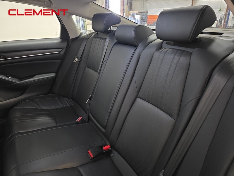Honda Accord Sedan Vehicle Image 28
