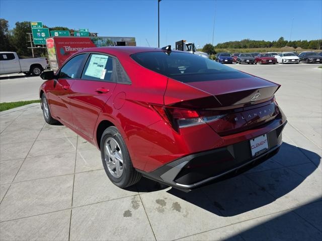 Hyundai Elantra Vehicle Full-screen Gallery Image 8