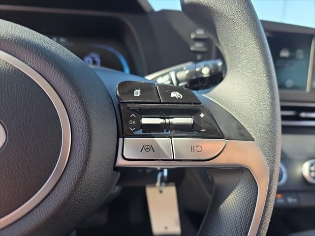 Hyundai Elantra Vehicle Full-screen Gallery Image 16