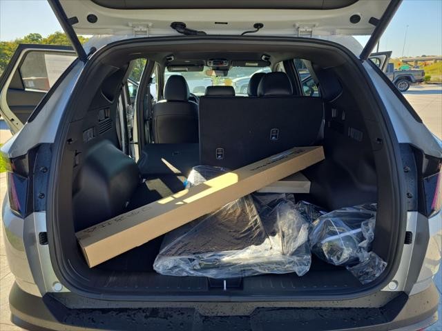 Hyundai Tucson Vehicle Full-screen Gallery Image 9