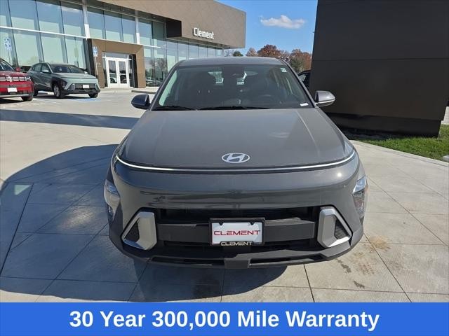 Hyundai Kona Vehicle Full-screen Gallery Image 2