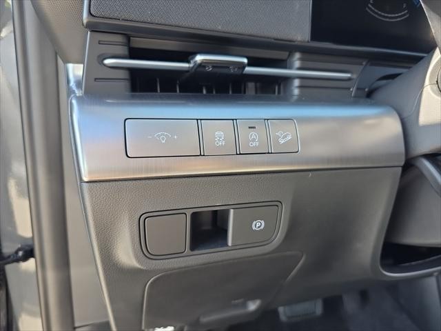 Hyundai Kona Vehicle Full-screen Gallery Image 12