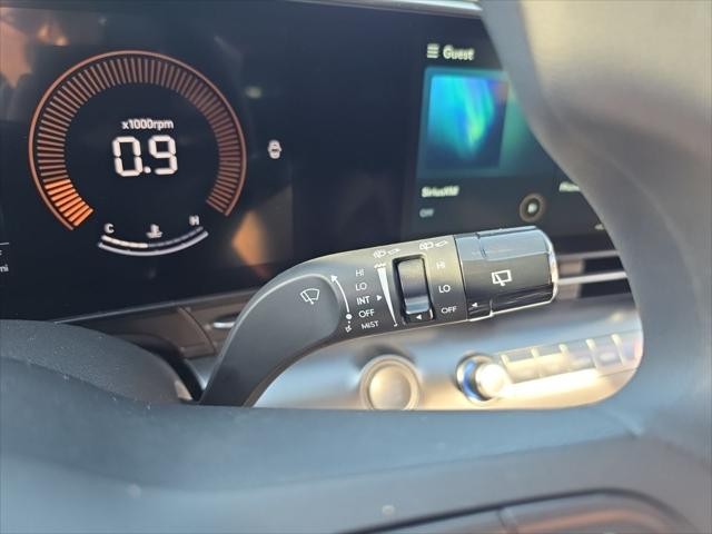 Hyundai Kona Vehicle Full-screen Gallery Image 17