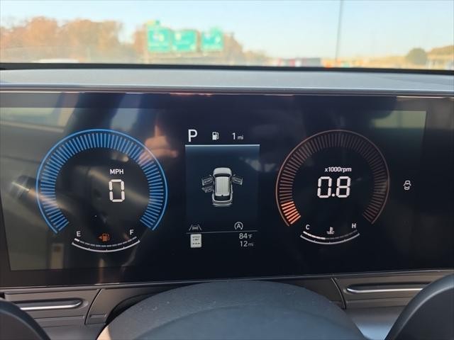 Hyundai Kona Vehicle Full-screen Gallery Image 18