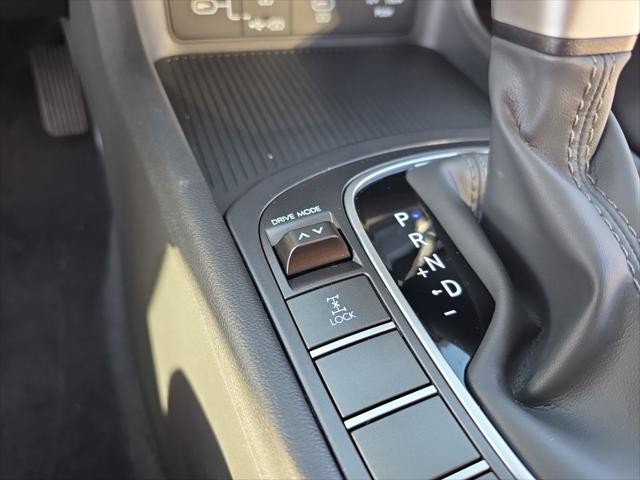 Hyundai Kona Vehicle Full-screen Gallery Image 24