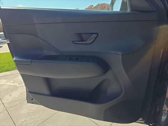 Hyundai Kona Vehicle Full-screen Gallery Image 27