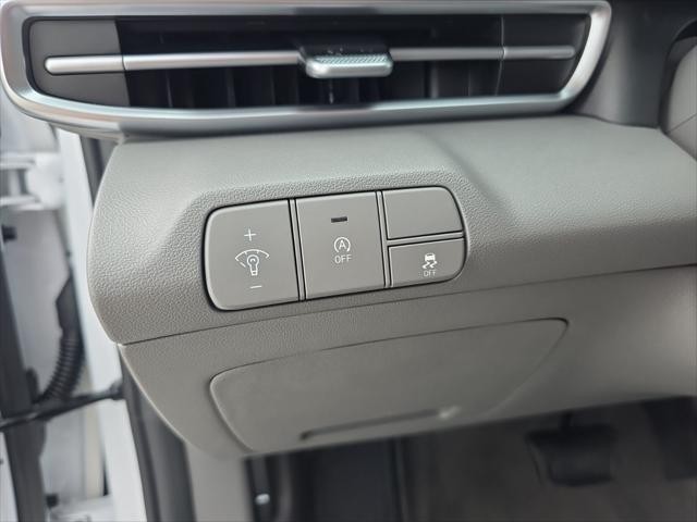 Hyundai Elantra Vehicle Full-screen Gallery Image 12