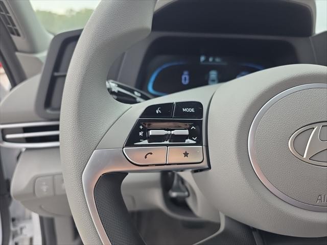 Hyundai Elantra Vehicle Full-screen Gallery Image 15