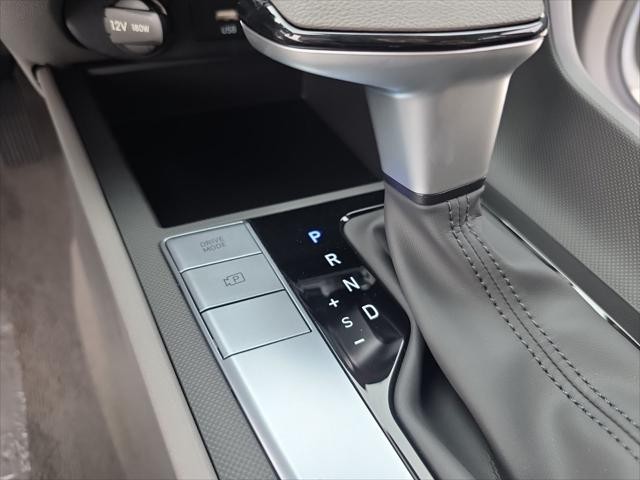 Hyundai Elantra Vehicle Full-screen Gallery Image 22