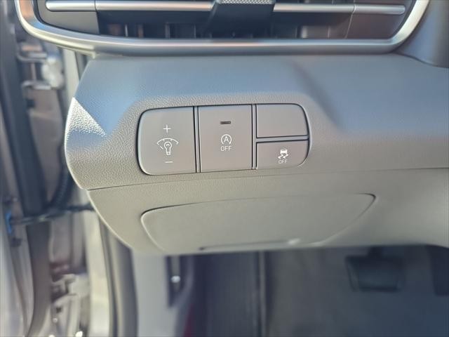 Hyundai Elantra Vehicle Full-screen Gallery Image 12