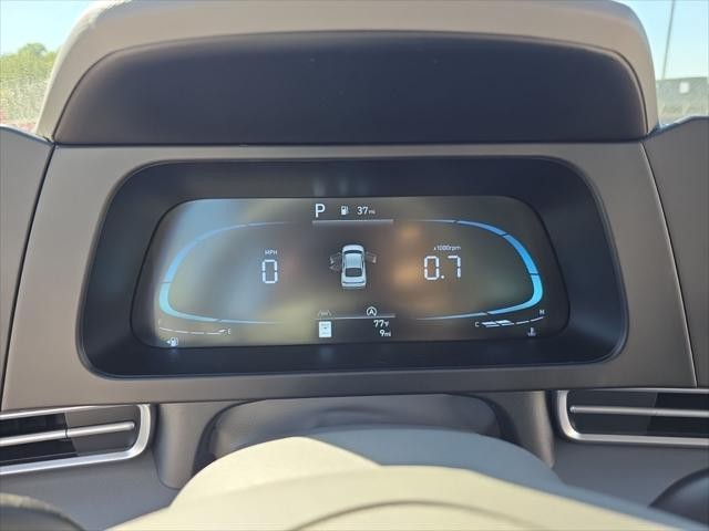 Hyundai Elantra Vehicle Full-screen Gallery Image 18