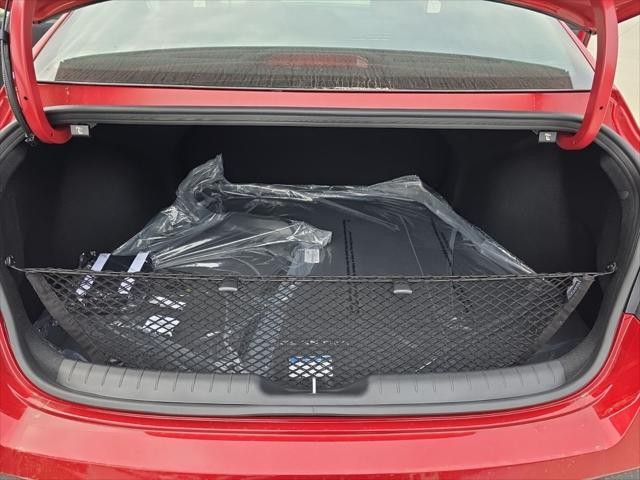 Hyundai Elantra Vehicle Full-screen Gallery Image 9