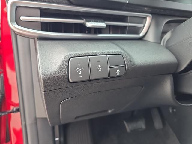 Hyundai Elantra Vehicle Full-screen Gallery Image 12