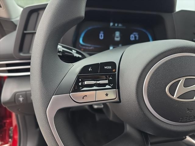 Hyundai Elantra Vehicle Full-screen Gallery Image 15