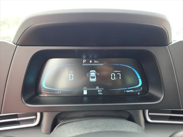 Hyundai Elantra Vehicle Full-screen Gallery Image 17