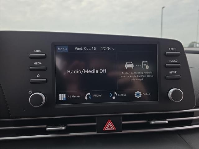 Hyundai Elantra Vehicle Full-screen Gallery Image 20