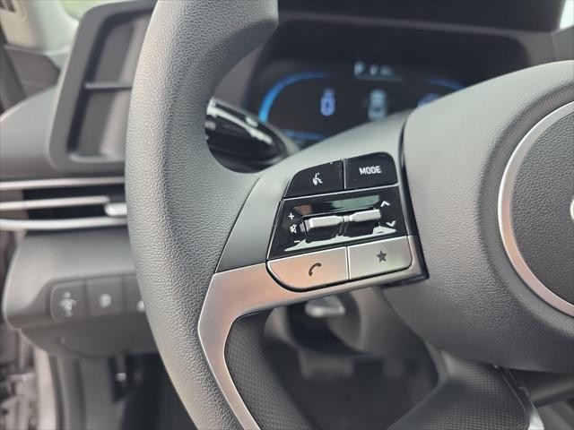 Hyundai Elantra Vehicle Full-screen Gallery Image 15