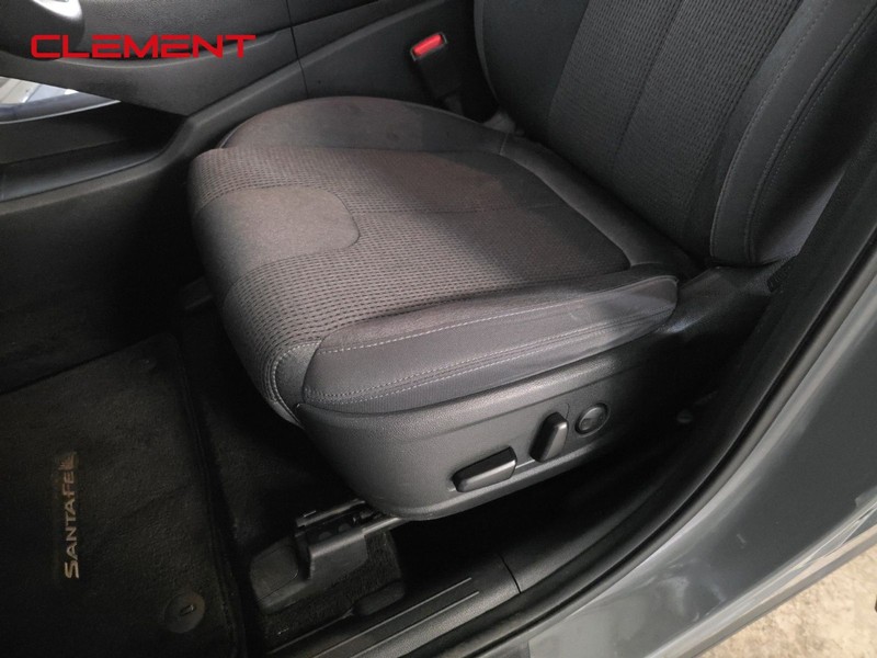 Hyundai Santa Fe Vehicle Image 22