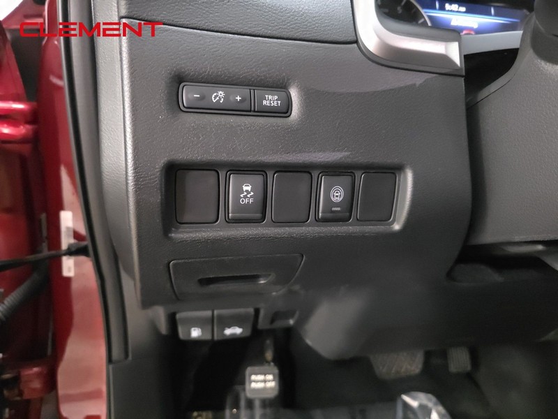 Nissan Murano Vehicle Image 10