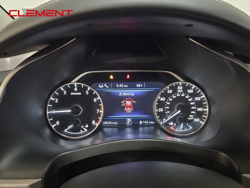 Nissan Murano Vehicle Image 15