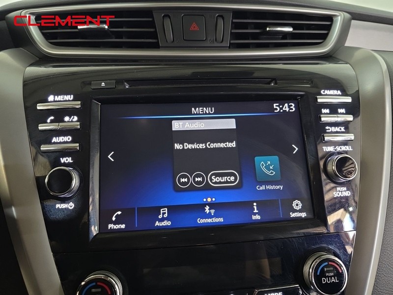 Nissan Murano Vehicle Image 16