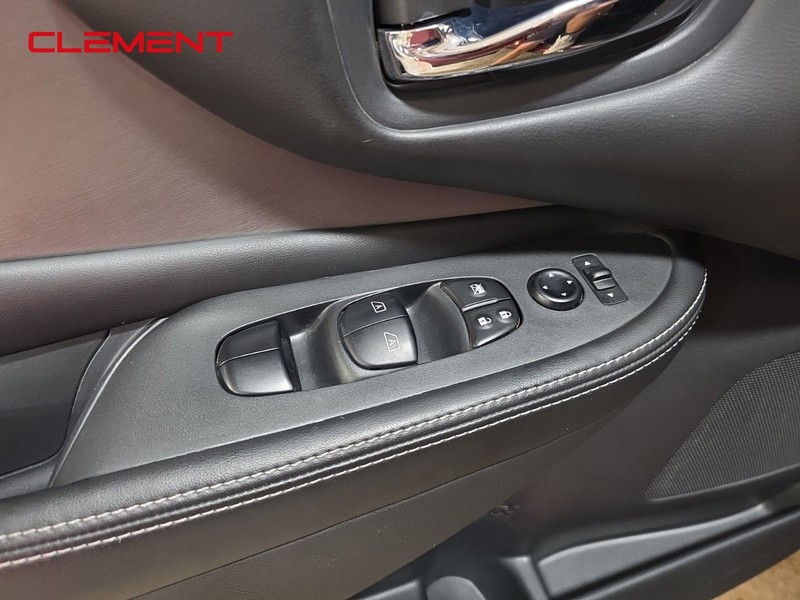 Nissan Murano Vehicle Image 20