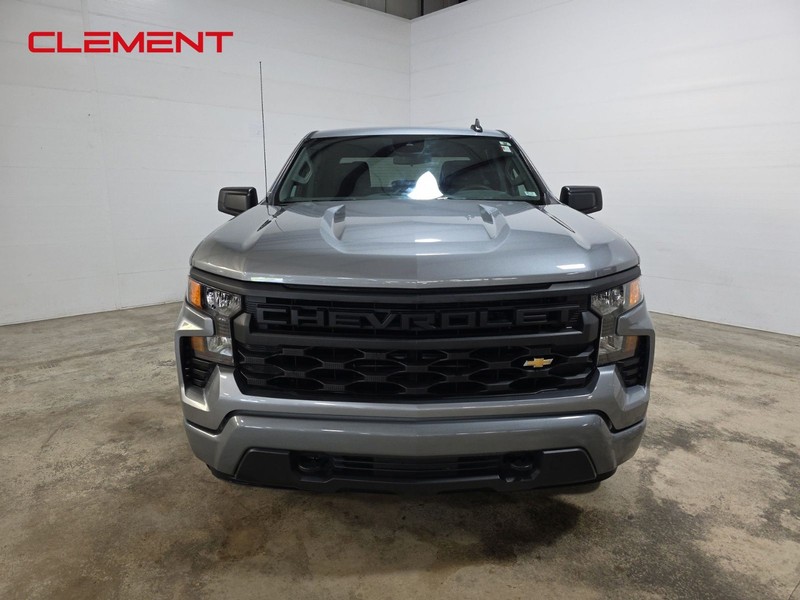 Chevrolet Silverado 1500 Vehicle Image 02