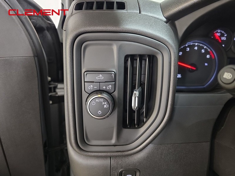 Chevrolet Silverado 1500 Vehicle Image 11