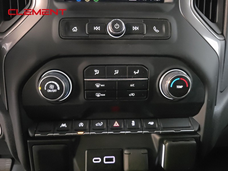Chevrolet Silverado 1500 Vehicle Image 18