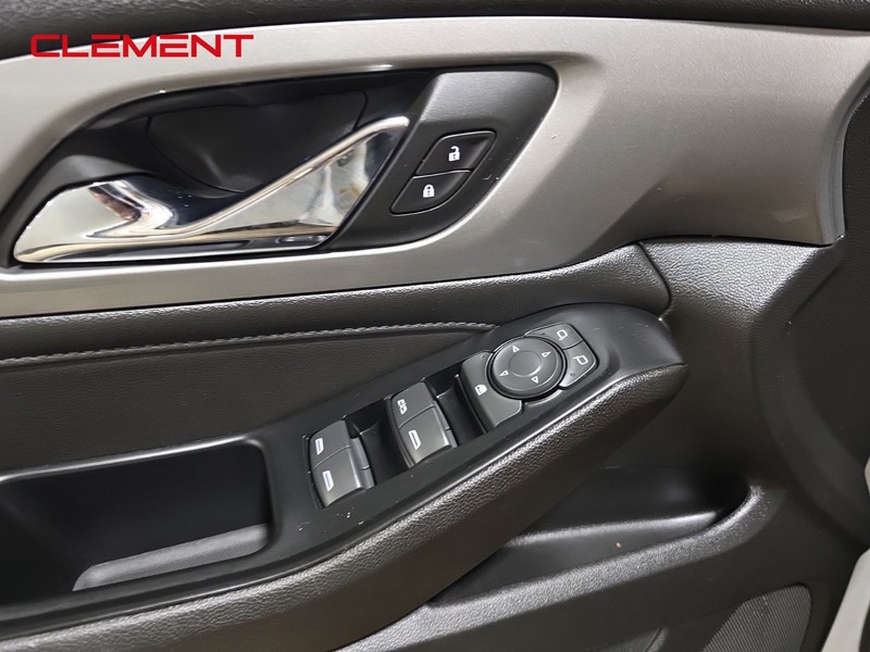 Chevrolet Traverse Vehicle Image 21