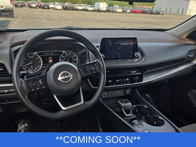 Nissan Rogue Vehicle Image 03