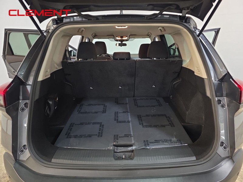 Nissan Rogue Vehicle Image 09