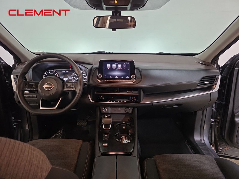 Nissan Rogue Vehicle Image 10