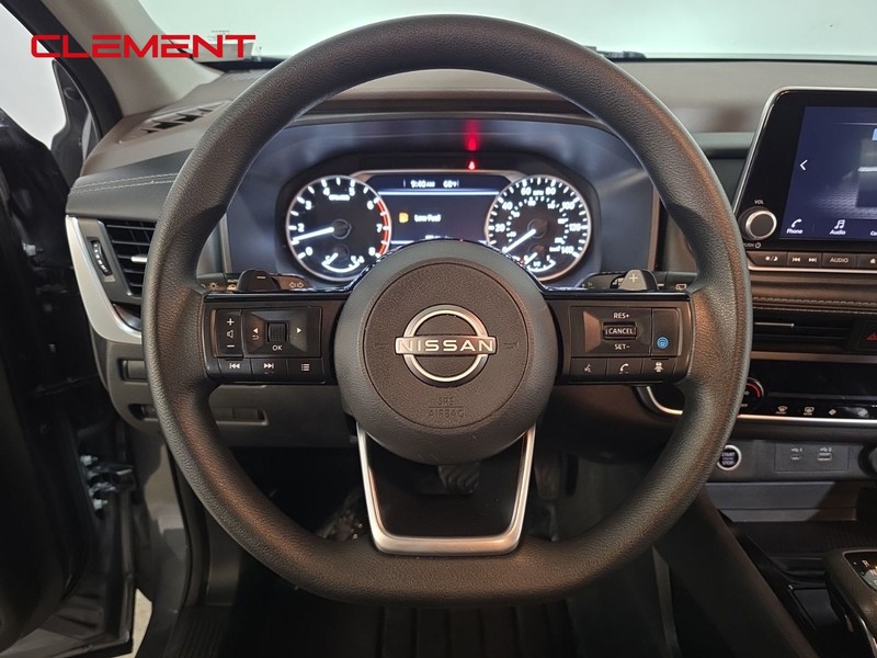 Nissan Rogue Vehicle Image 12