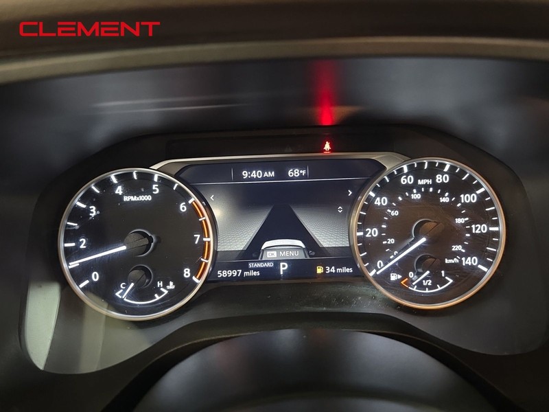 Nissan Rogue Vehicle Image 16