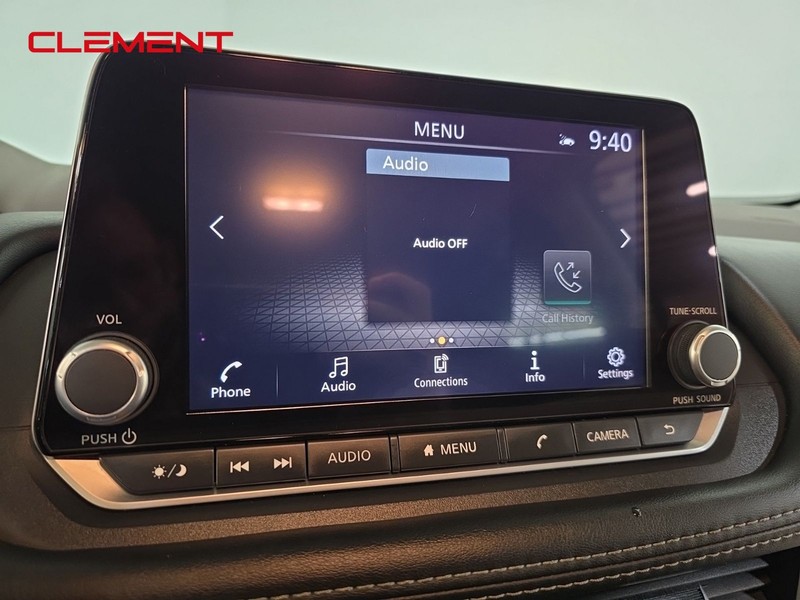 Nissan Rogue Vehicle Image 17
