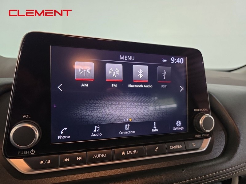 Nissan Rogue Vehicle Image 18