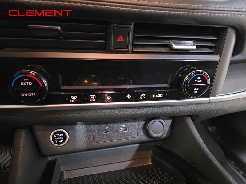 Nissan Rogue Vehicle Image 20