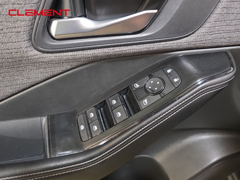 Nissan Rogue Vehicle Image 22